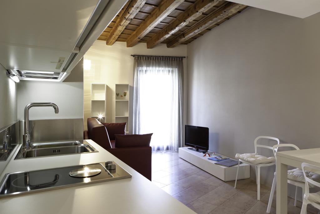 Residenza Madonna เวโรนา ภายนอก รูปภาพ